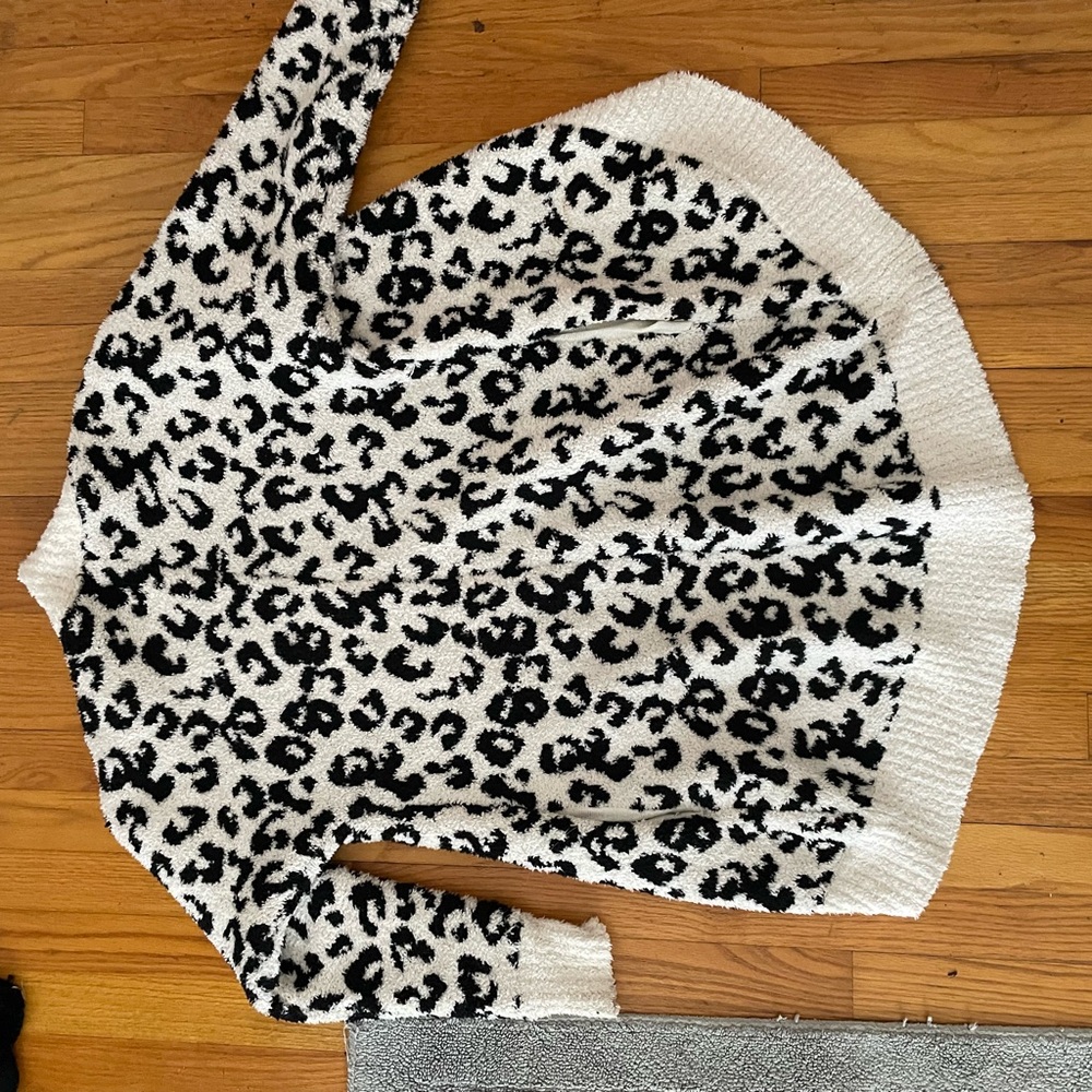 UGG Black and White Leopard Cardigan Fremont - Picture 6 of 6
